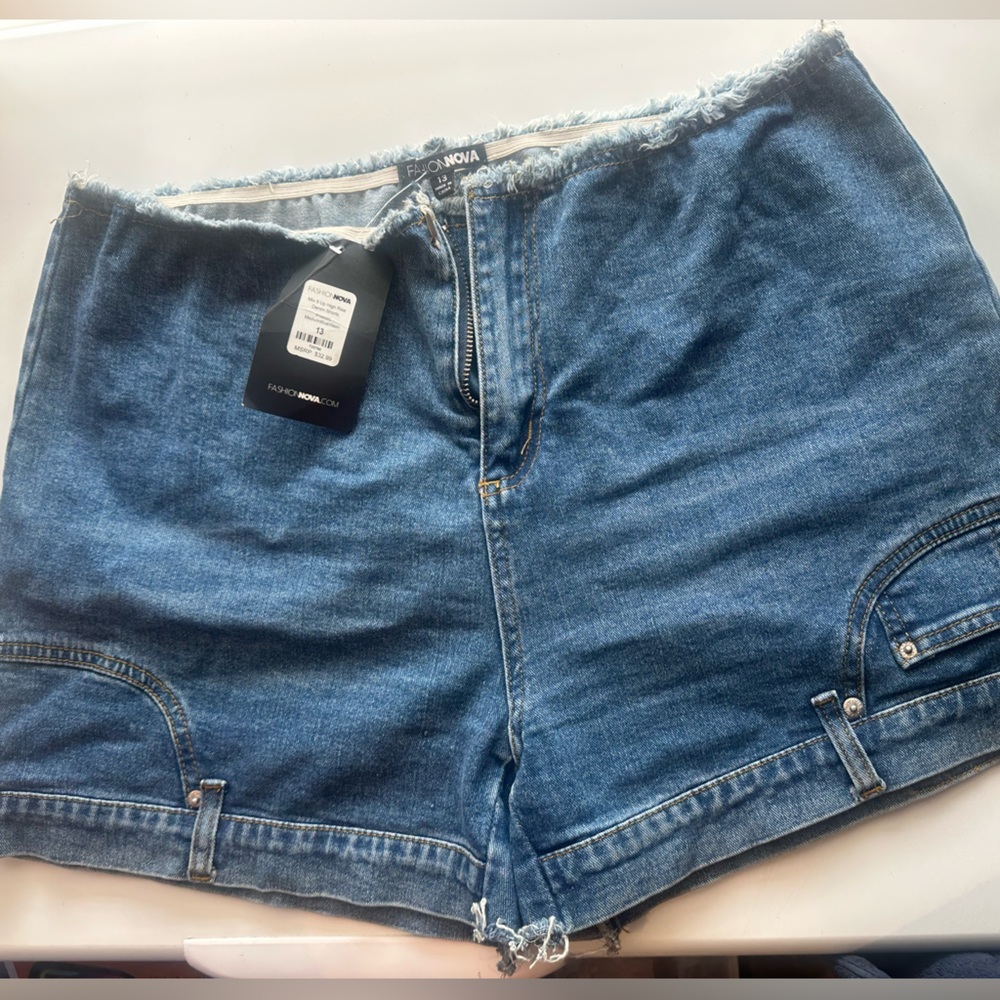 High-Rise Denim shorts  - Medium Blue size 13
